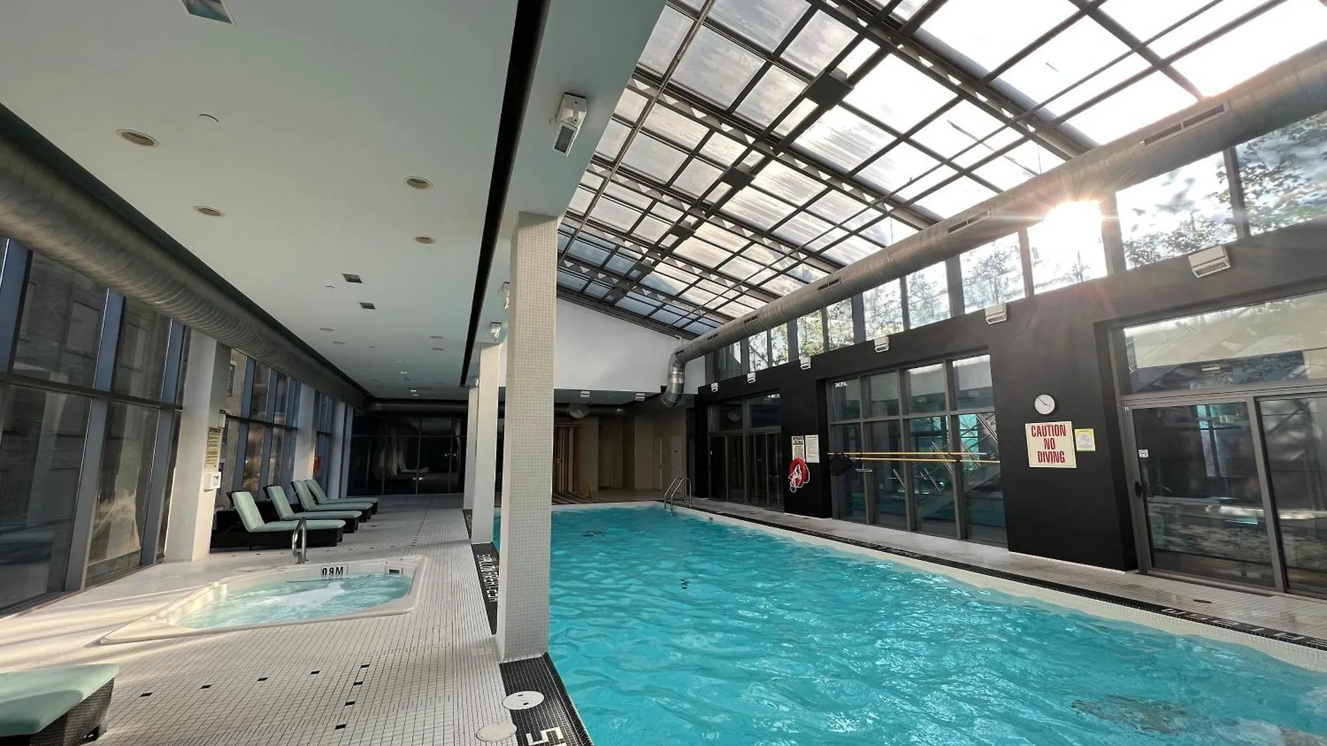 Murano Condos - Bay & College - Fully Equipped Downtown Toronto Condo Canada