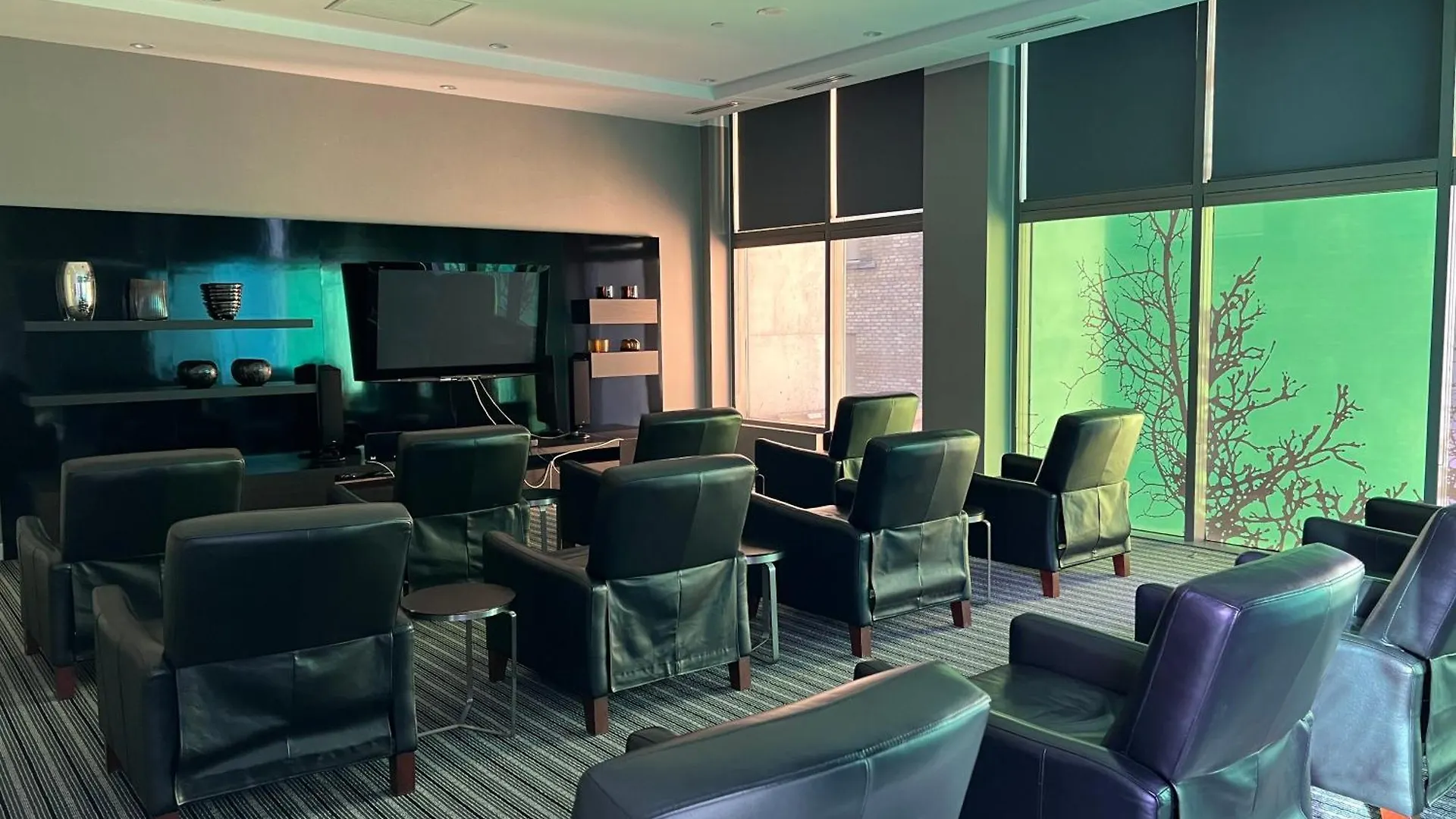Murano Condos - Bay & College - Fully Equipped Downtown Toronto Condo Apartment