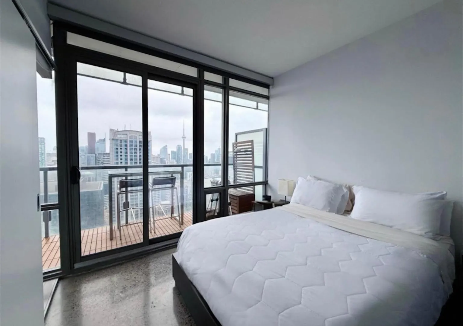 Murano Condos - Bay & College - Fully Equipped Downtown Toronto Condo